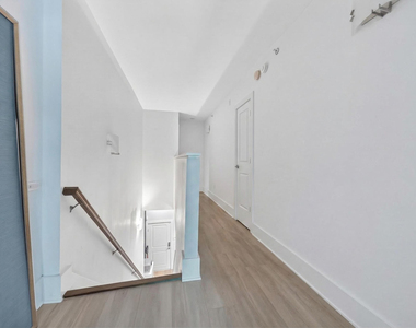 444 S Blount Street - Photo Thumbnail 10