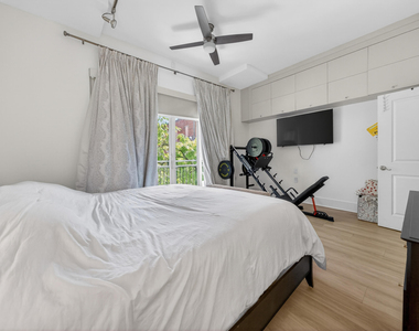 444 S Blount Street - Photo Thumbnail 35
