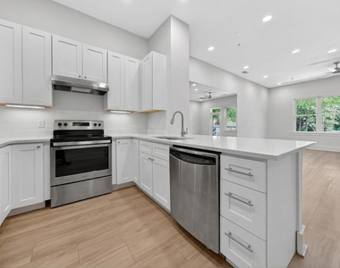 444 S Blount Street - Photo Thumbnail 6