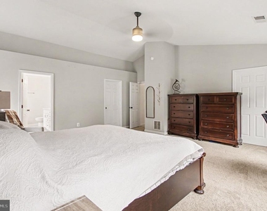 15812 Ibsen Place - Photo Thumbnail 14
