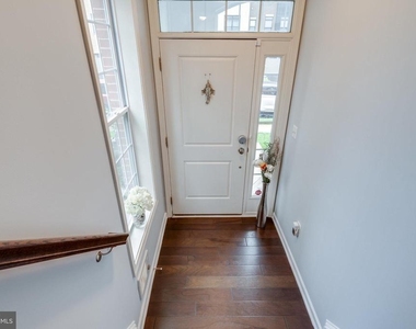 23564 Buckland Farm Terrace - Photo Thumbnail 4