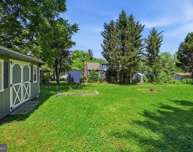 44 S Woodlawn Avenue - Photo Thumbnail 22