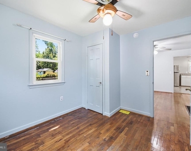 44 S Woodlawn Avenue - Photo Thumbnail 16