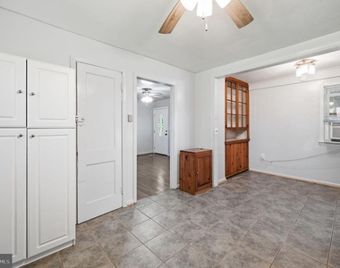 44 S Woodlawn Avenue - Photo Thumbnail 12