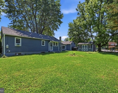 44 S Woodlawn Avenue - Photo Thumbnail 25