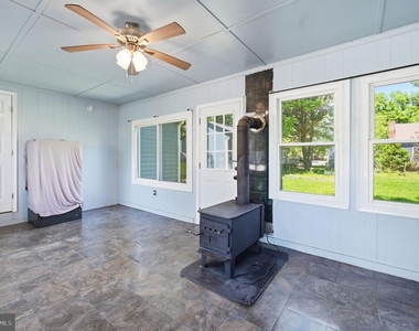 44 S Woodlawn Avenue - Photo Thumbnail 13