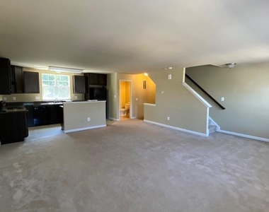 25232 Demilton Terrace - Photo Thumbnail 4