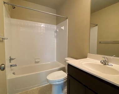 25232 Demilton Terrace - Photo Thumbnail 10