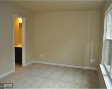 25232 Demilton Terrace - Photo Thumbnail 8