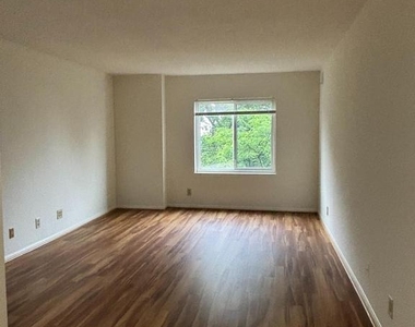 8370 Greensboro Drive - Photo Thumbnail 8