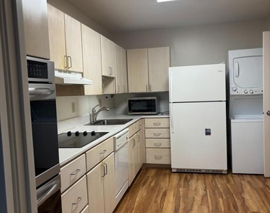 8370 Greensboro Drive - Photo Thumbnail 4