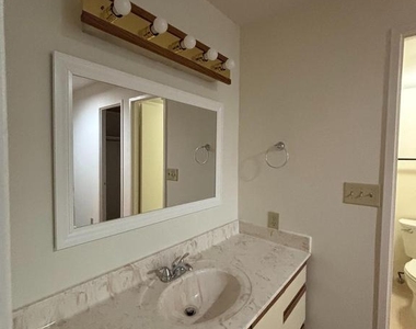 8370 Greensboro Drive - Photo Thumbnail 11