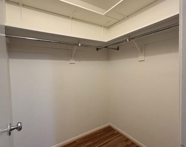 8370 Greensboro Drive - Photo Thumbnail 10
