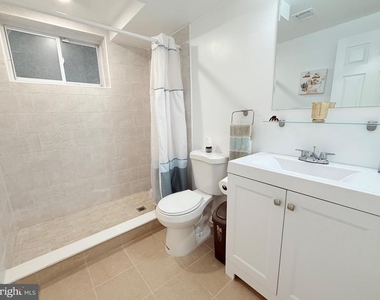 6910 Fern Place - Photo Thumbnail 12