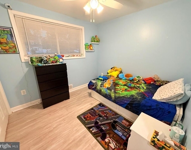 6910 Fern Place - Photo Thumbnail 7