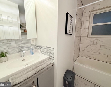 6910 Fern Place - Photo Thumbnail 9