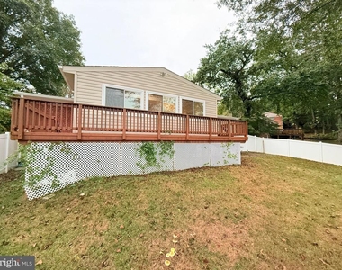 6910 Fern Place - Photo Thumbnail 14