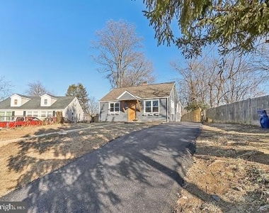 3141 Chepstow Lane - Photo Thumbnail 14