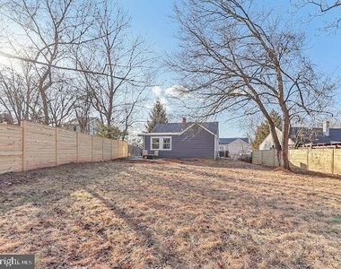 3141 Chepstow Lane - Photo Thumbnail 13