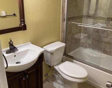 5800 Cove Landing Road - Photo Thumbnail 10