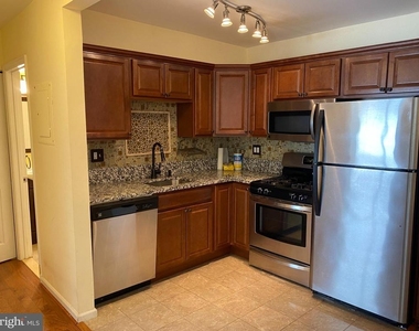 5800 Cove Landing Road - Photo Thumbnail 13