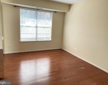 5800 Cove Landing Road - Photo Thumbnail 3