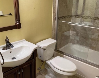 5800 Cove Landing Road - Photo Thumbnail 9