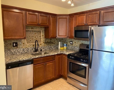 5800 Cove Landing Road - Photo Thumbnail 6