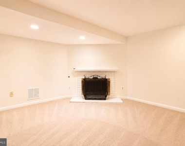 2184 Pond View Court - Photo Thumbnail 30