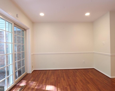 2184 Pond View Court - Photo Thumbnail 14