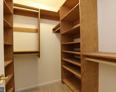 2184 Pond View Court - Photo Thumbnail 20