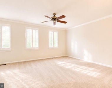 2184 Pond View Court - Photo Thumbnail 16