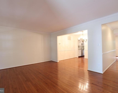 2184 Pond View Court - Photo Thumbnail 3