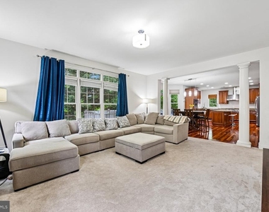 2375 Jawed Place - Photo Thumbnail 10