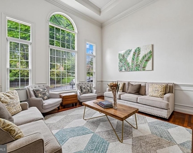 2375 Jawed Place - Photo Thumbnail 4