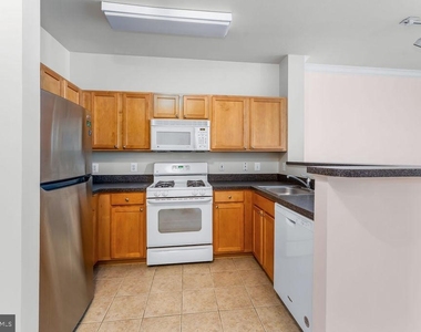 12000 Market Street - Photo Thumbnail 4