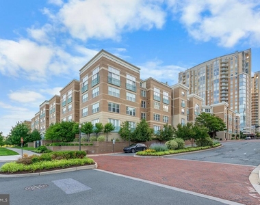 12000 Market Street - Photo Thumbnail 32