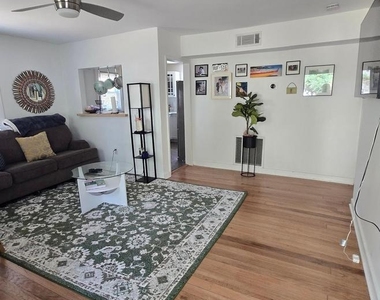 2306 Fort Drive - Photo Thumbnail 2