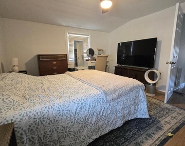 2306 Fort Drive - Photo Thumbnail 12
