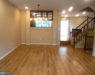 8714 Wadebrook Terrace - Photo Thumbnail 6