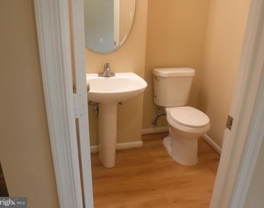 8714 Wadebrook Terrace - Photo Thumbnail 4