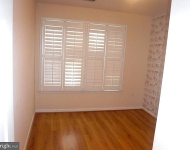 8714 Wadebrook Terrace - Photo Thumbnail 16