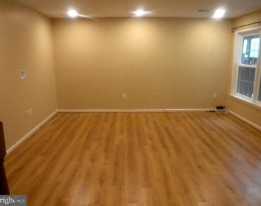 8714 Wadebrook Terrace - Photo Thumbnail 24