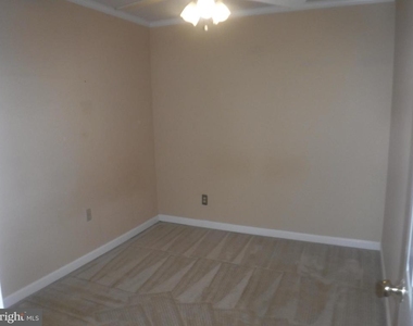 8714 Wadebrook Terrace - Photo Thumbnail 31
