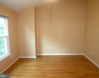8714 Wadebrook Terrace - Photo Thumbnail 18