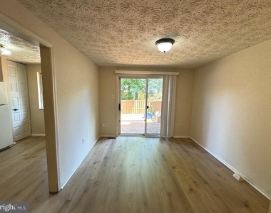 10303 Granite Creek Lane - Photo Thumbnail 4