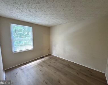 10303 Granite Creek Lane - Photo Thumbnail 14