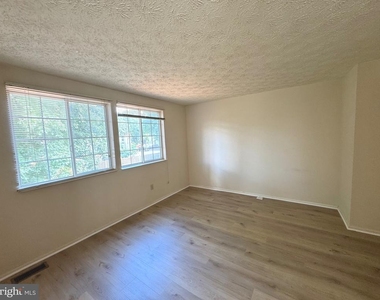 10303 Granite Creek Lane - Photo Thumbnail 10