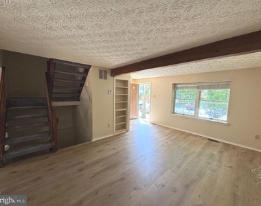10303 Granite Creek Lane - Photo Thumbnail 3