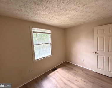 10303 Granite Creek Lane - Photo Thumbnail 17